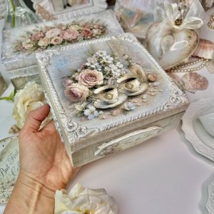 Tea Time papier ryżowy na Szkatułce w stylu vintage z filiżankami, różami i romantycznym motywem w shabby chic