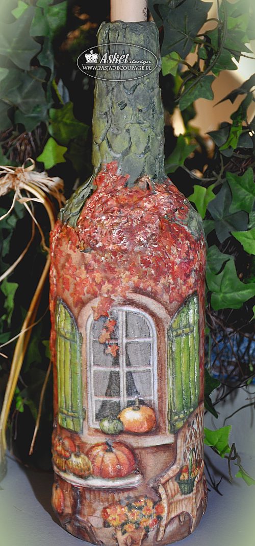 butelka decoupage 3D z jesiennym domkiem