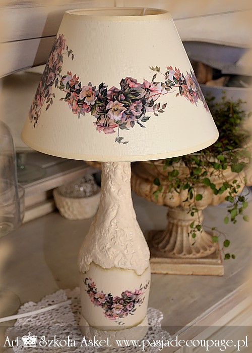 decoupage lamp romantic style