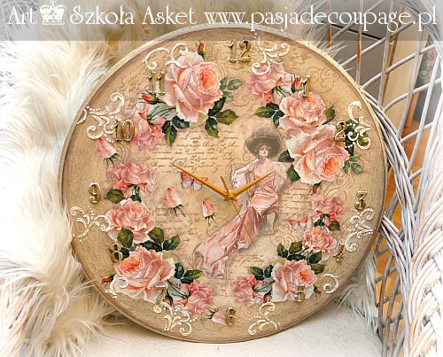 zegarz z różami stylowa dekoracja domu